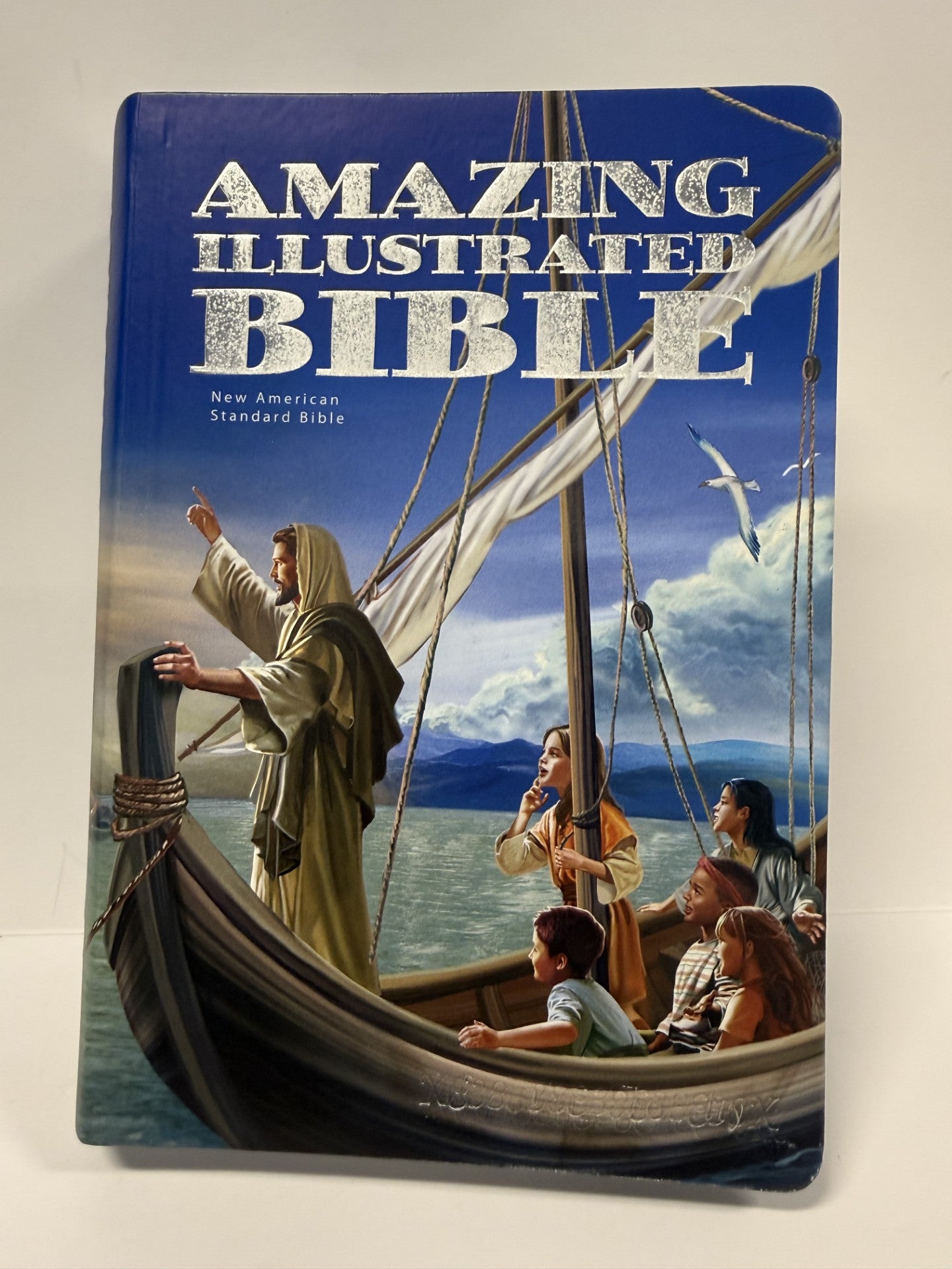 ONE-OF-A-KIND NASB Amazing Illustrated Bible (Softcover) by Editorial Safeliz